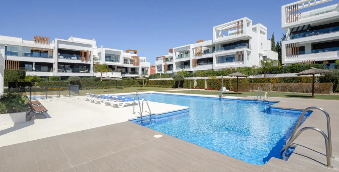 Sale of middle floor apartment in Estepona 9