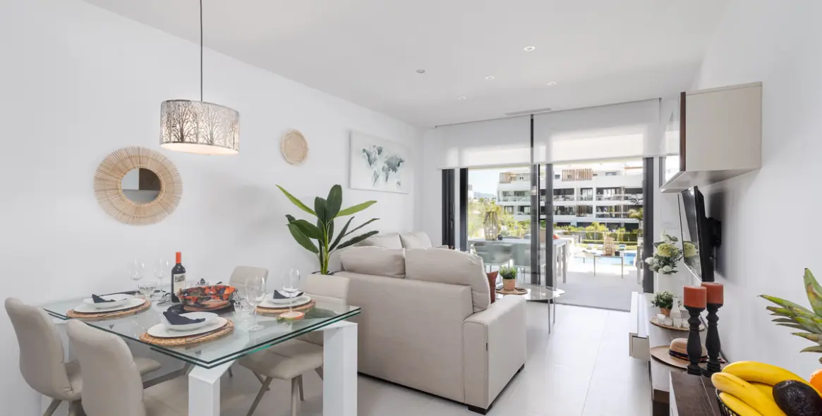 Sale of middle floor apartment in Estepona 10