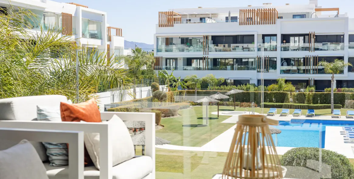 Sale of middle floor apartment in Estepona 13