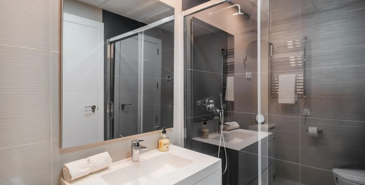 Sale of middle floor apartment in Estepona 20