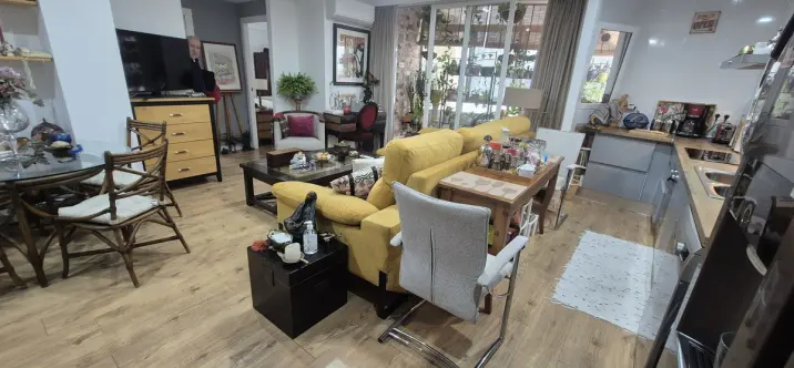 Sale of middle floor apartment in Marbella 0