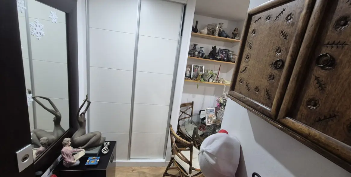 Sale of middle floor apartment in Marbella 12