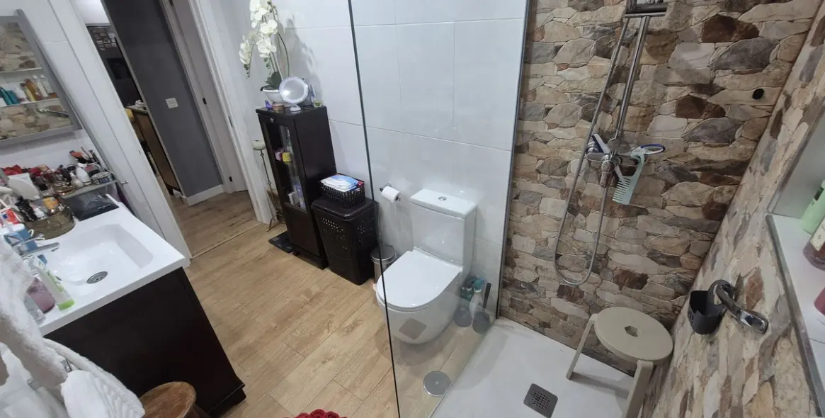 Sale of middle floor apartment in Marbella 21