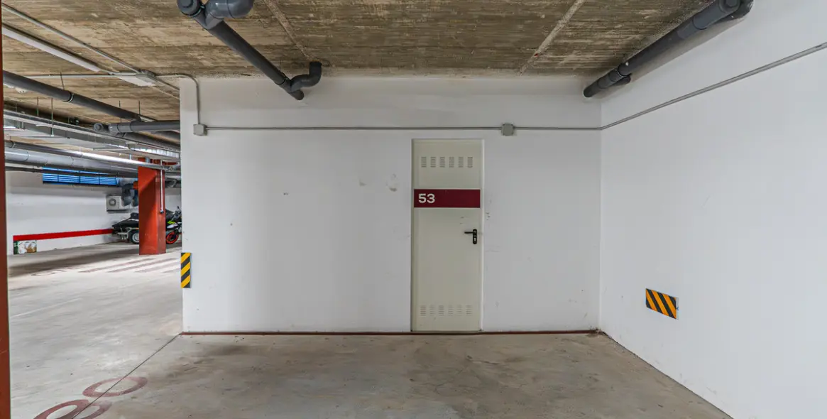 Продажа апартаментов на среднем этаже в Las Lagunas 20