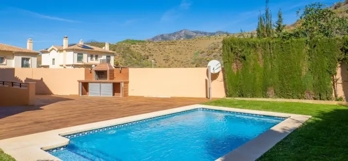 Sale of semi-detached house in Fuengirola 1