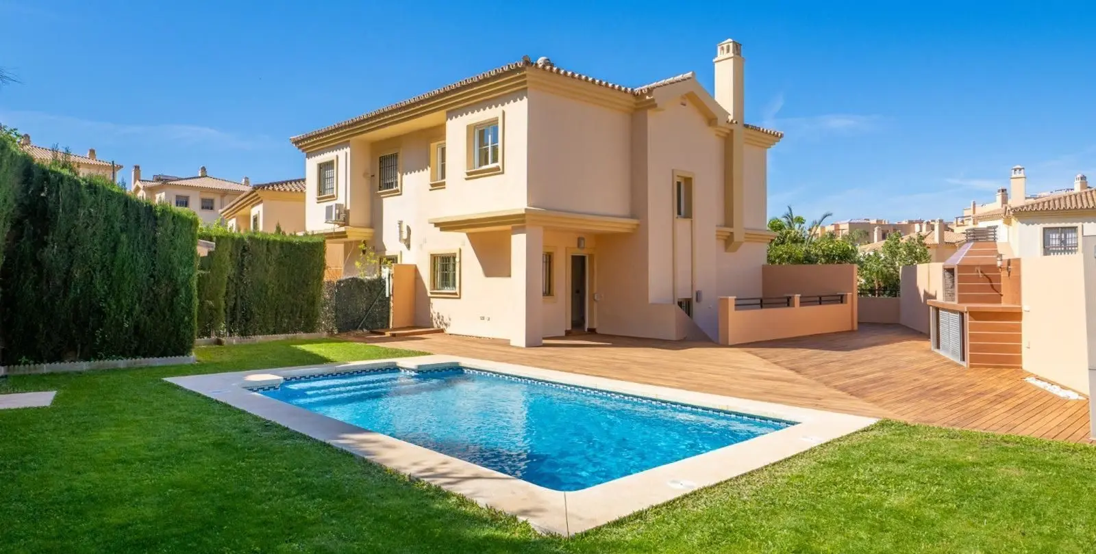 Sale of semi-detached house in Fuengirola 1