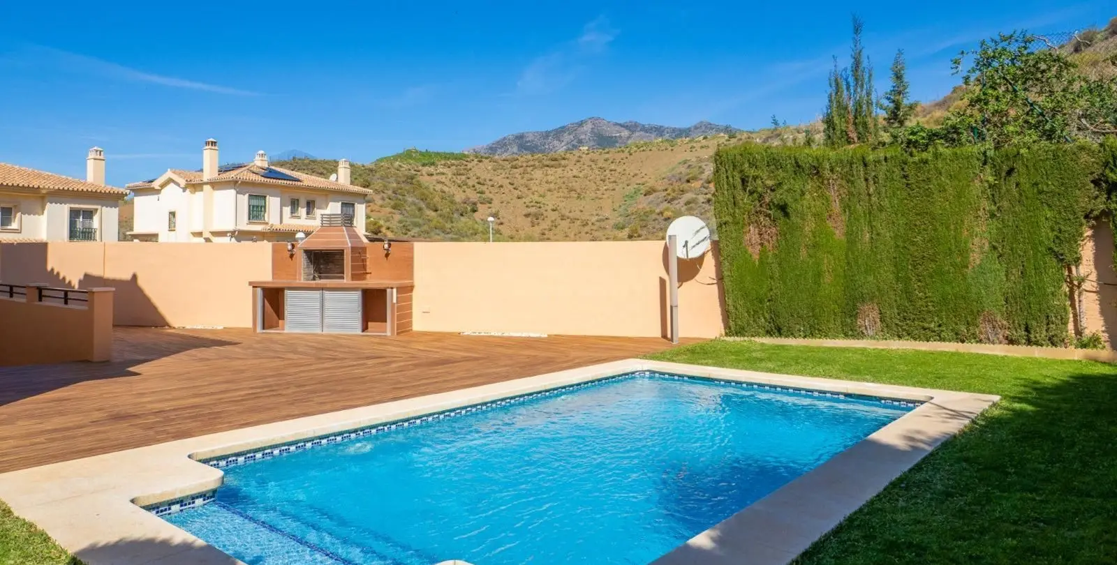 Sale of semi-detached house in Fuengirola 2