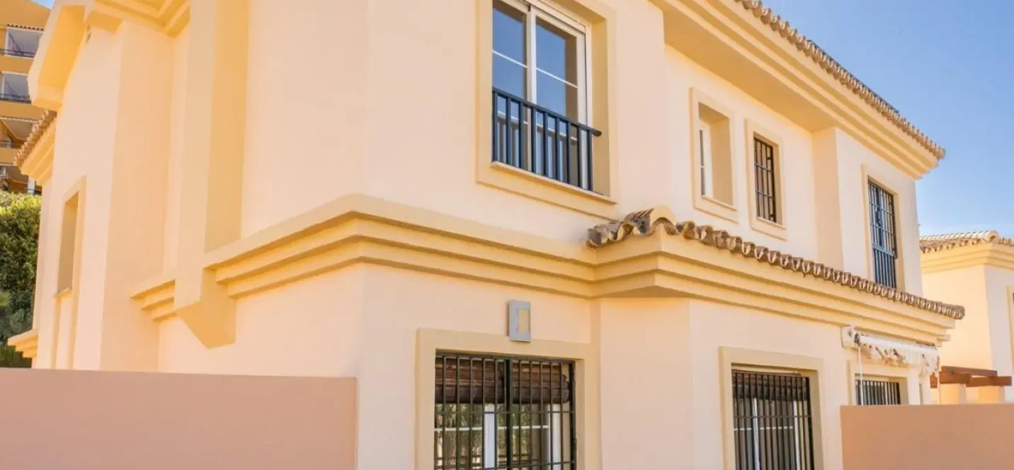 Продажа дома на две семьи в Fuengirola 2