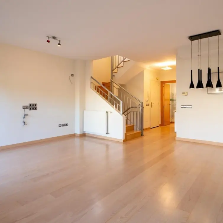 Продажа дома на две семьи в Fuengirola
