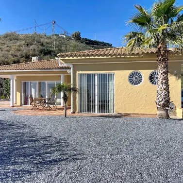Sale of detached villa in Arenas