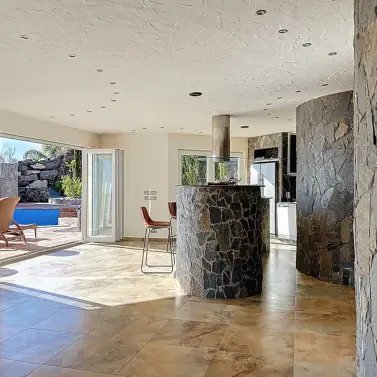 Sale of detached villa in Arenas