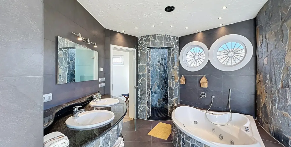 Venta de villa independiente en Arenas 20