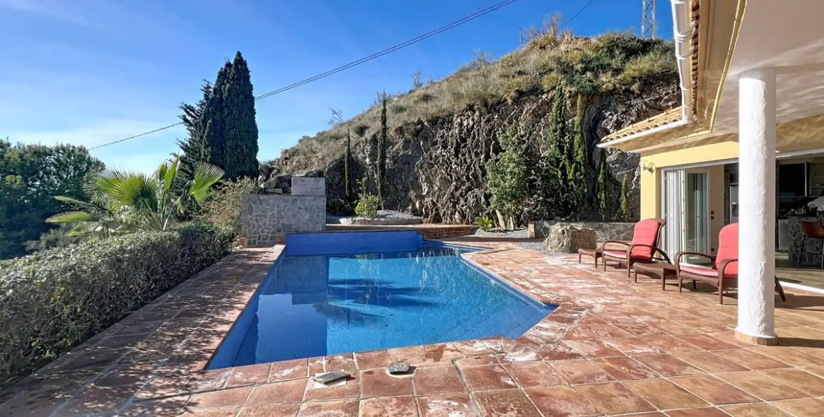 Продажа  отдельно стоящей виллы в Arenas 29