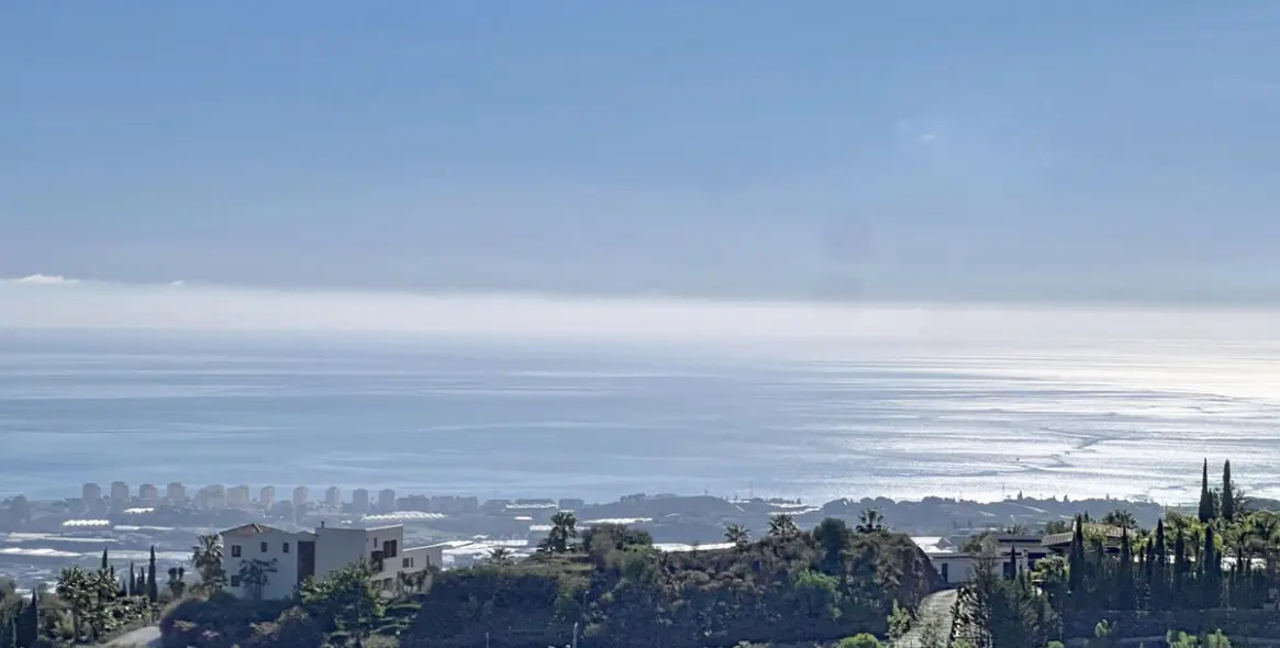 Продажа  отдельно стоящей виллы в Arenas 46