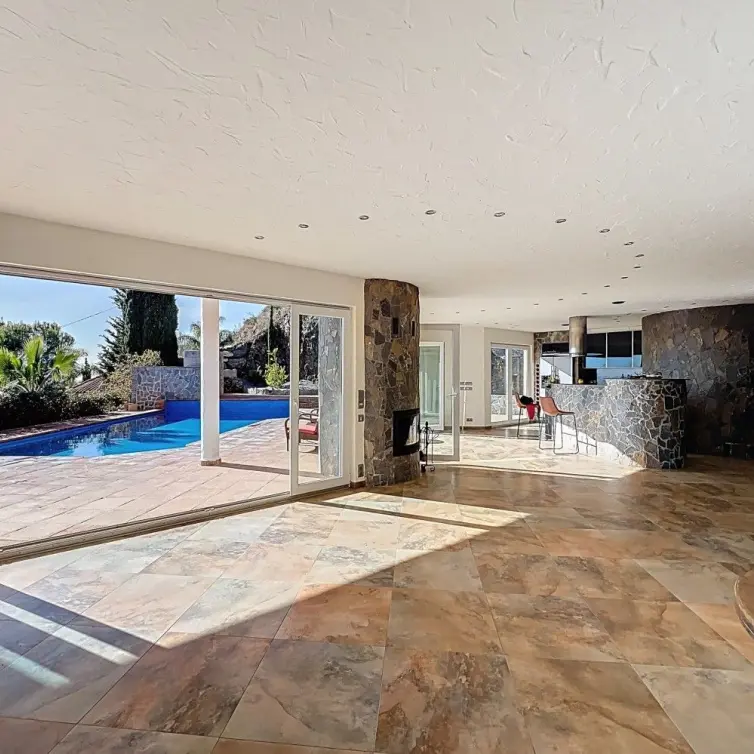 Sale of detached villa in Algarrobo