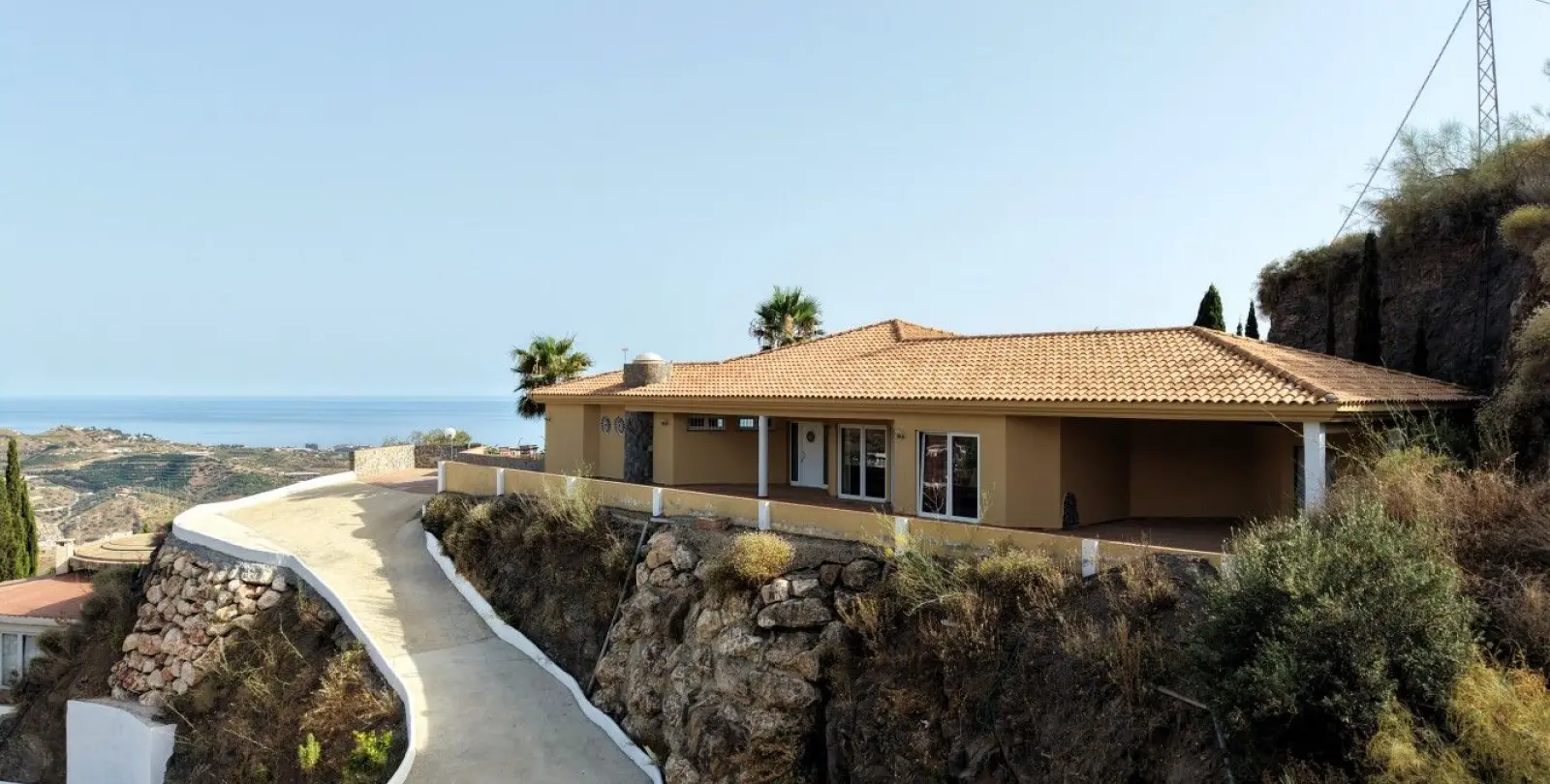 Продажа  отдельно стоящей виллы в Algarrobo 6