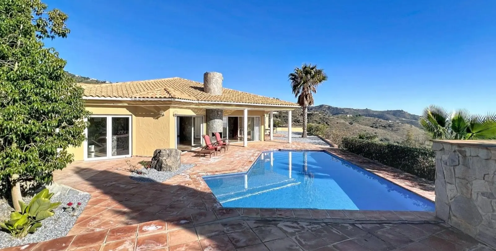 Продажа  отдельно стоящей виллы в Algarrobo 7