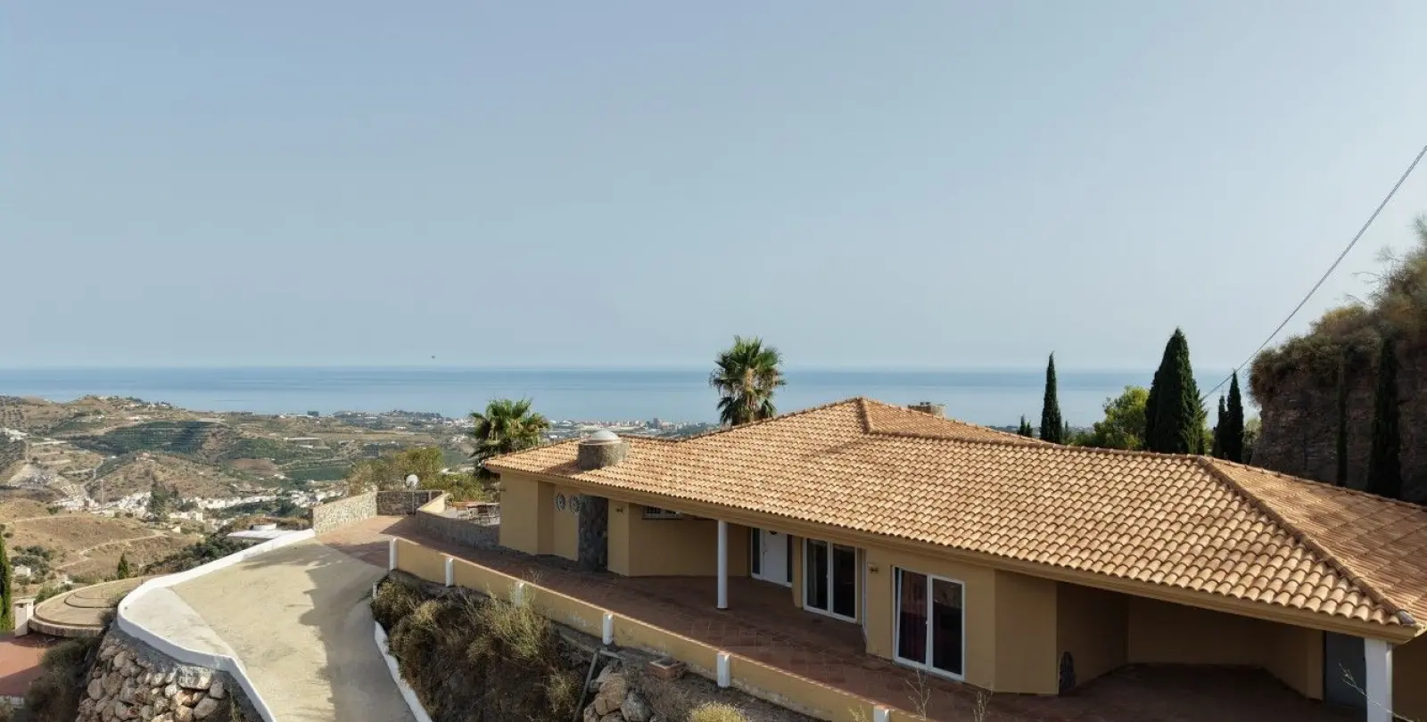 Продажа  отдельно стоящей виллы в Algarrobo 15