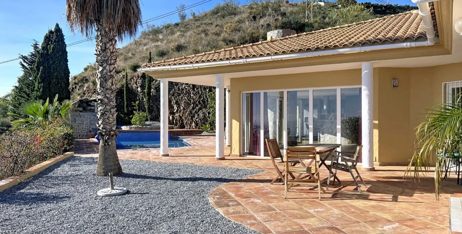 Продажа  отдельно стоящей виллы в Algarrobo 35
