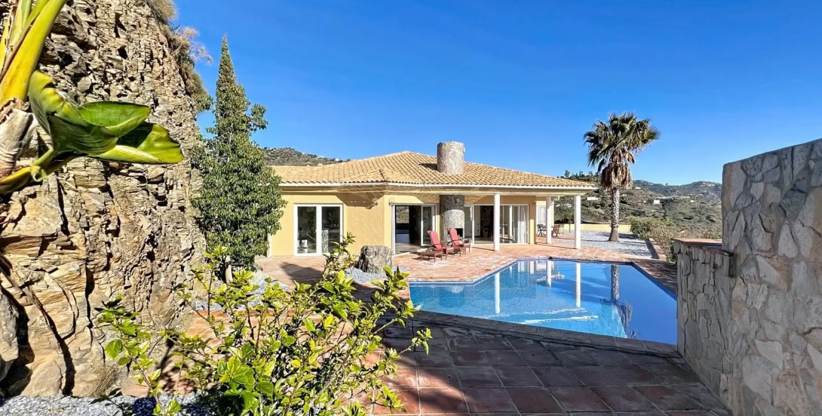 Продажа  отдельно стоящей виллы в Algarrobo 47