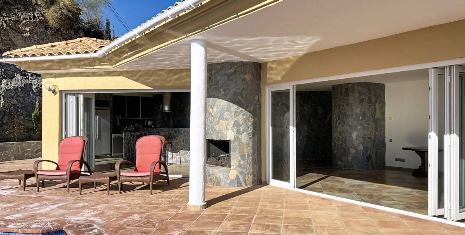 Продажа  отдельно стоящей виллы в Algarrobo 48