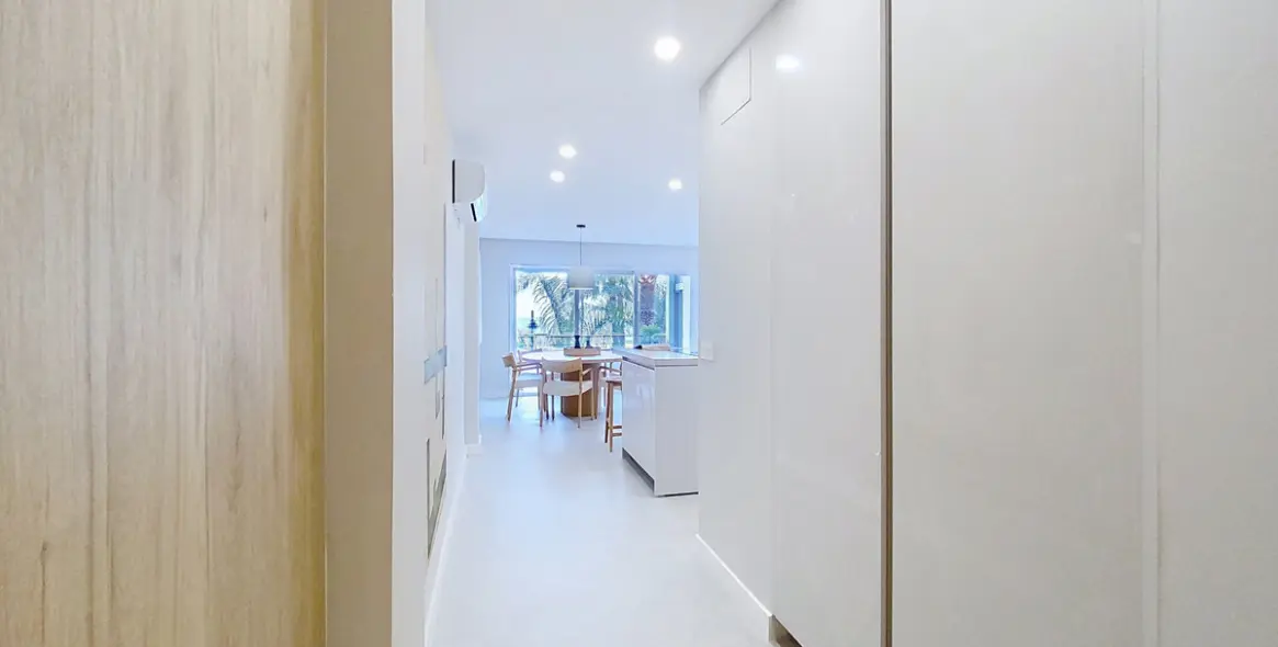 Sale of middle floor apartment in Estepona 4