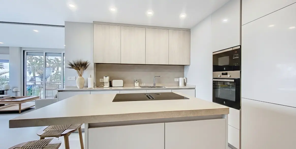 Sale of middle floor apartment in Estepona 7