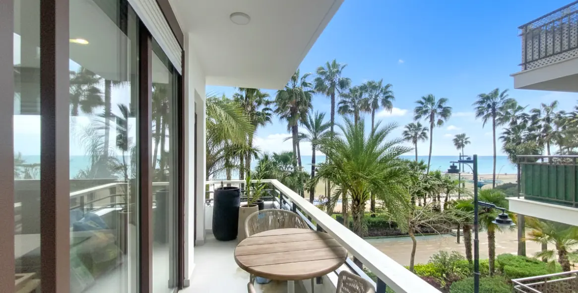 Sale of middle floor apartment in Estepona 32