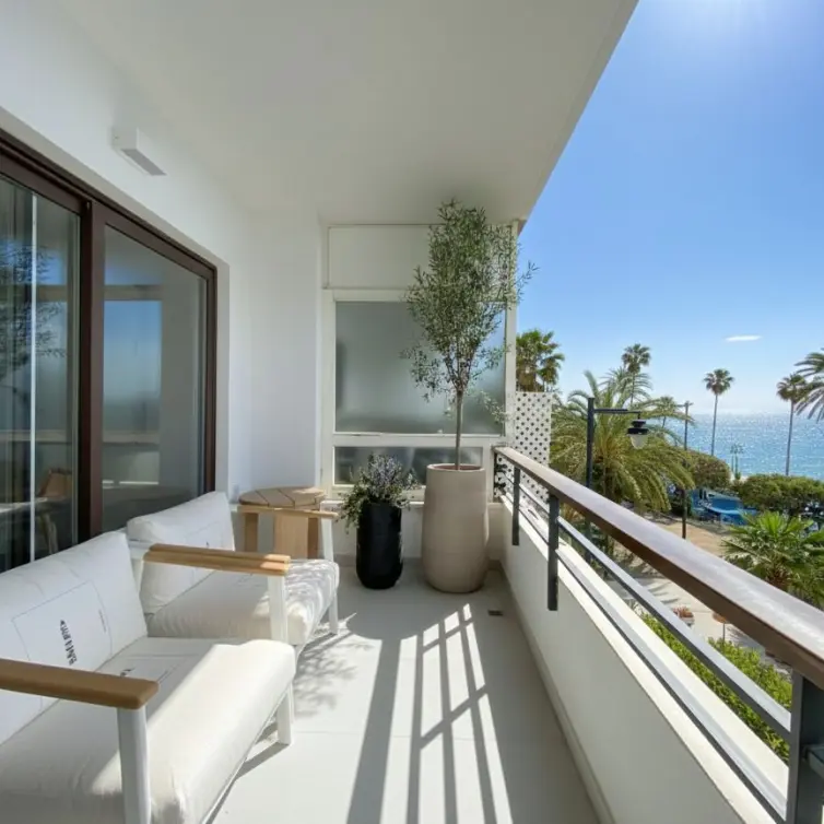 Venta de apartamento en planta media en Estepona