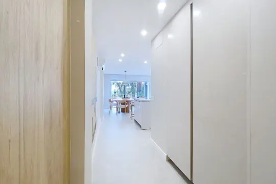 Image 4 thumb
