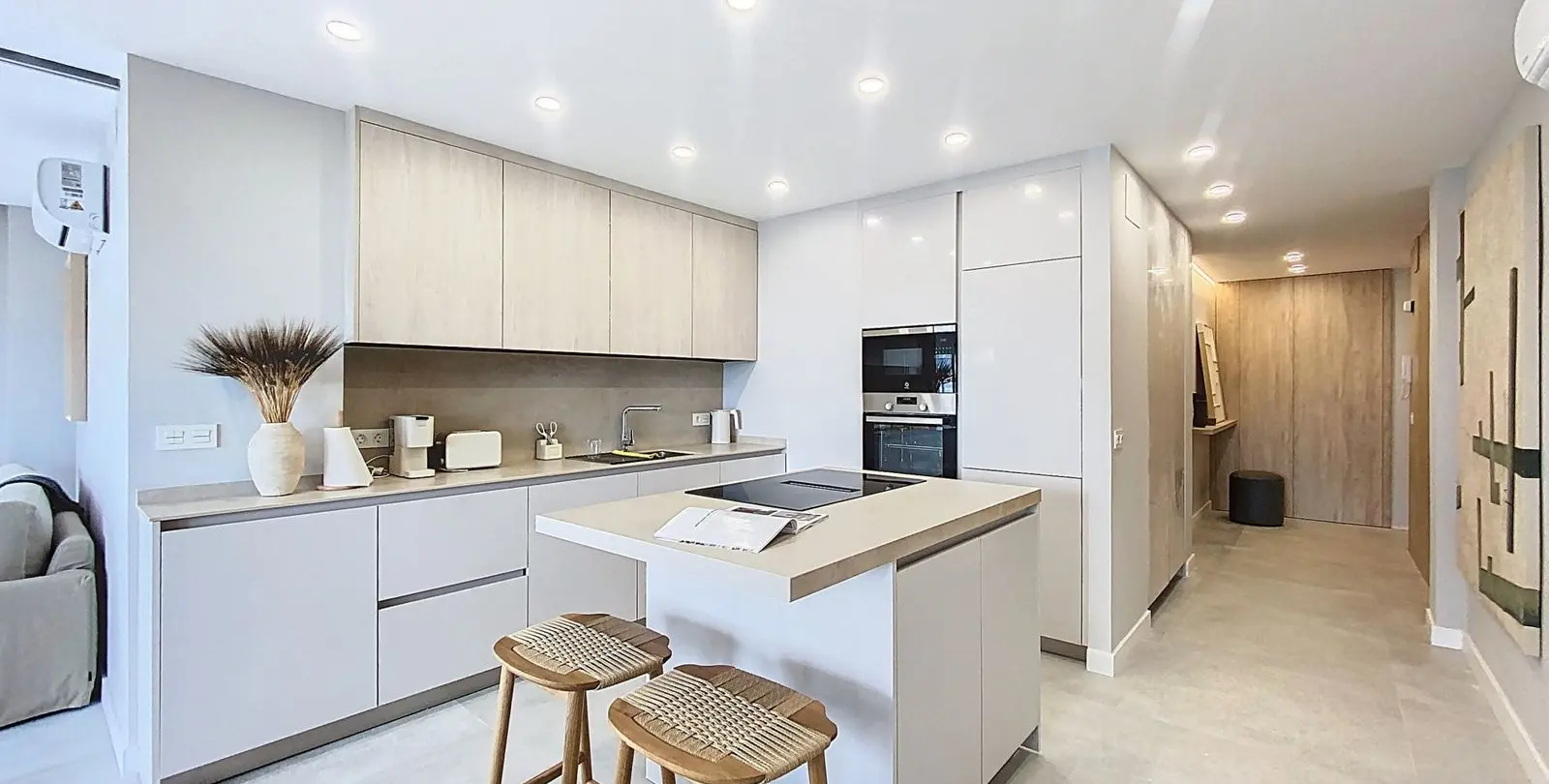 Venta de apartamento en planta media en Estepona 6