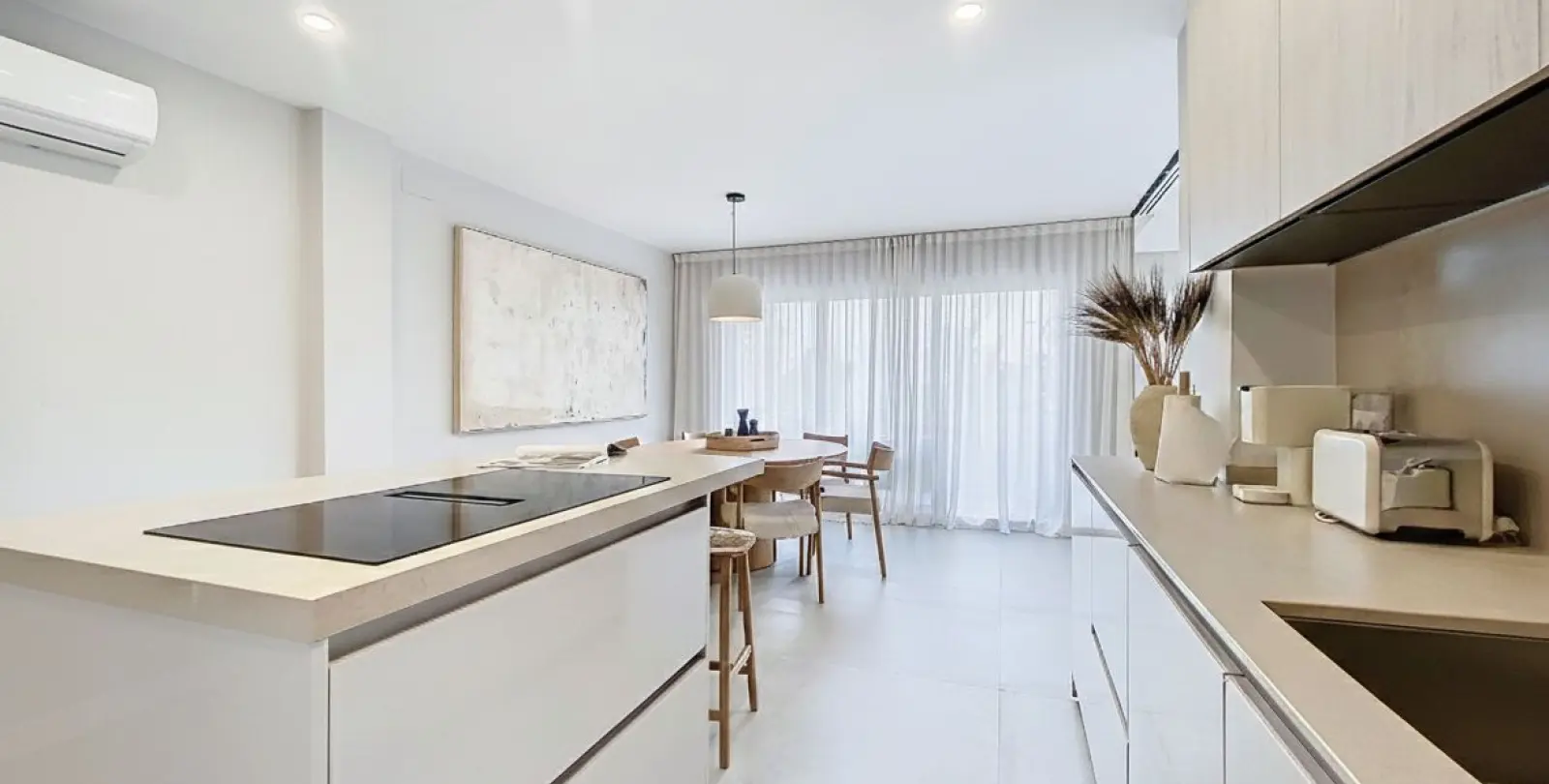 Venta de apartamento en planta media en Estepona 8