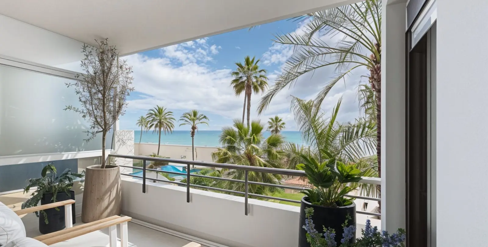 Venta de apartamento en planta media en Estepona 11