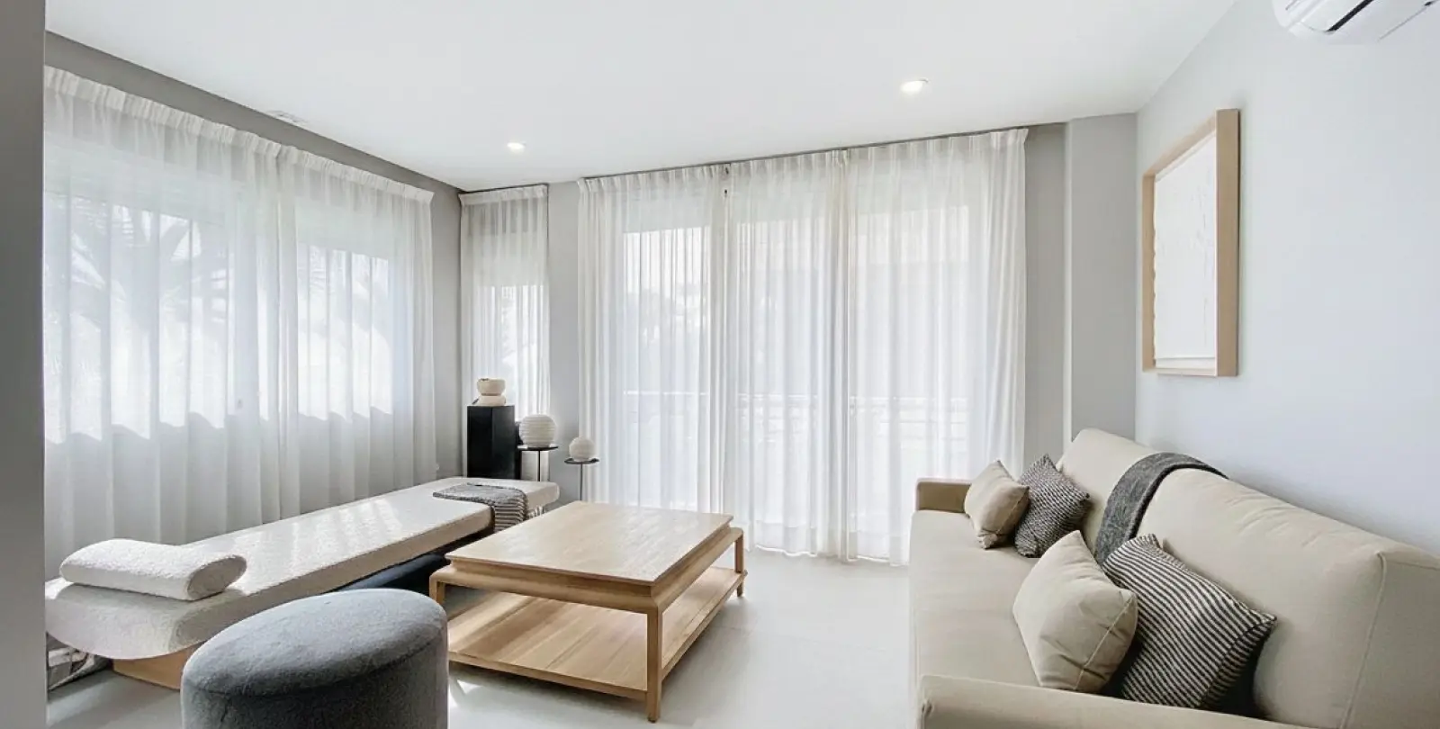 Venta de apartamento en planta media en Estepona 17