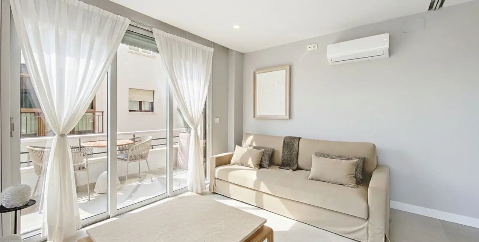 Venta de apartamento en planta media en Estepona 20