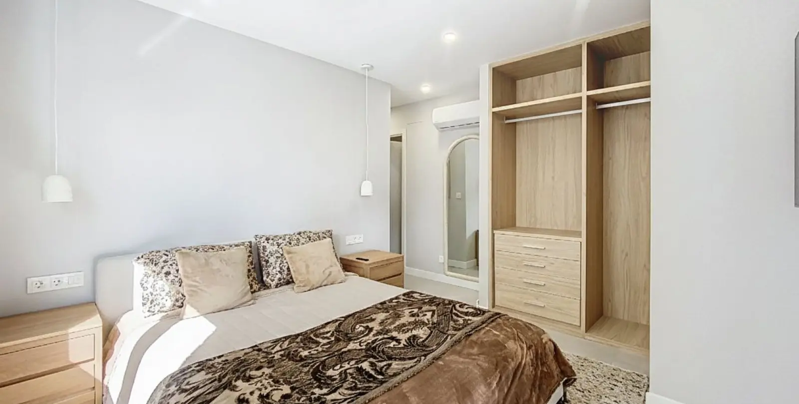 Venta de apartamento en planta media en Estepona 27