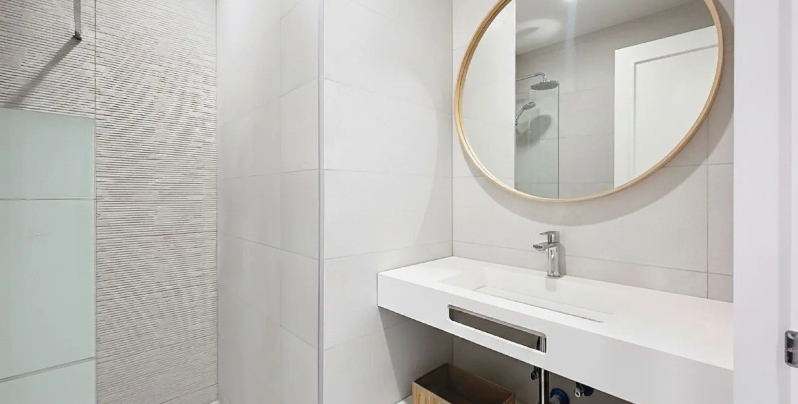 Venta de apartamento en planta media en Estepona 29