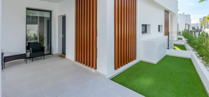 Sale of townhouse in Estepona 1