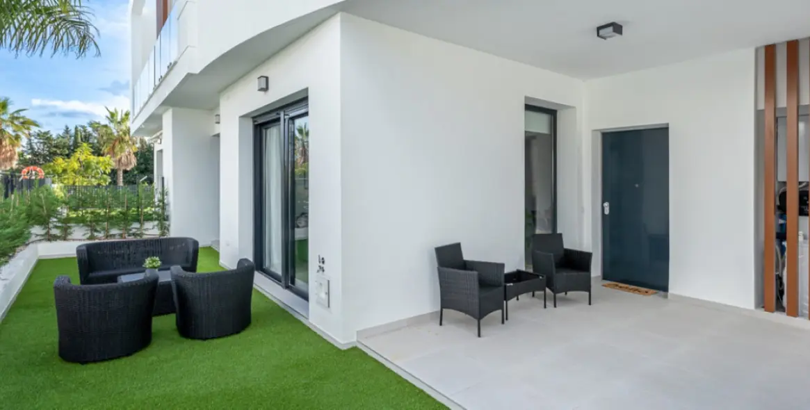 Sale of townhouse in Estepona 3