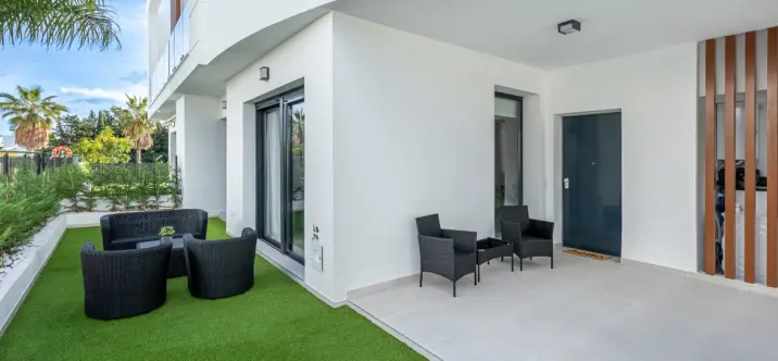 Sale of townhouse in Estepona 2