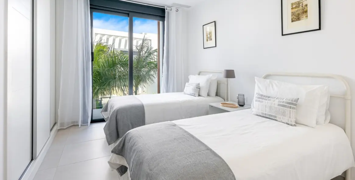 Sale of townhouse in Estepona 16