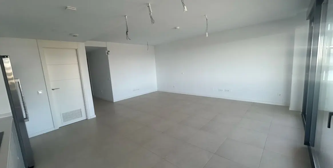 Sale of middle floor apartment in Los Alamos 13