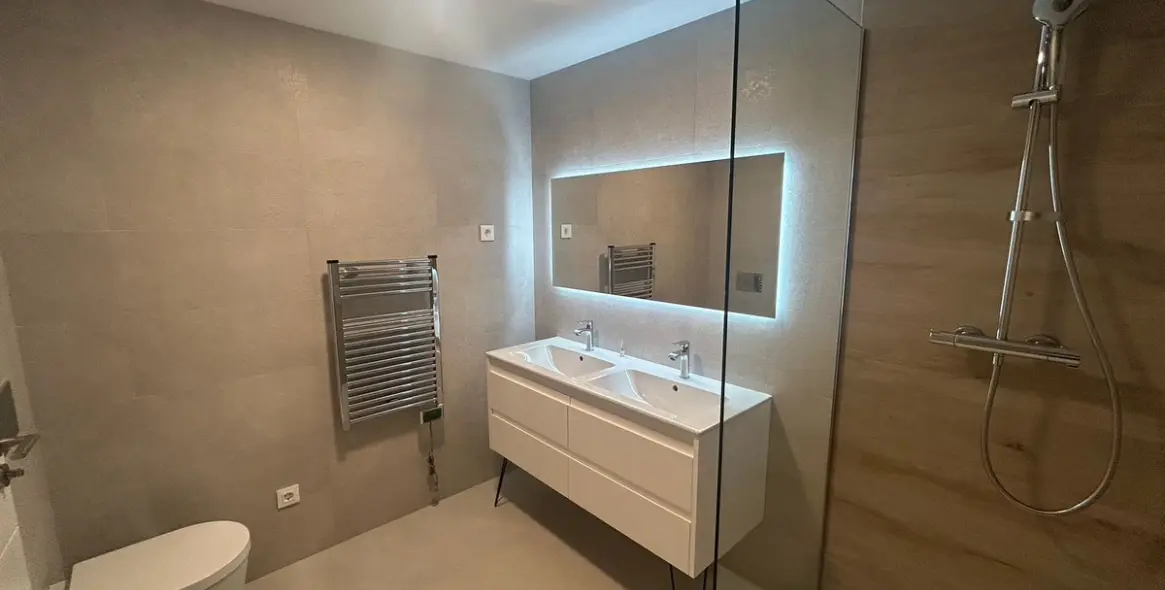 Sale of middle floor apartment in Los Alamos 20