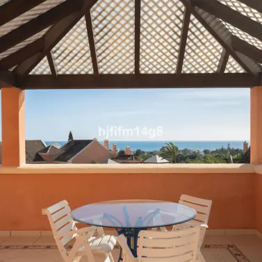 Продажа двухуровневого пентхауса в Nueva Andalucía