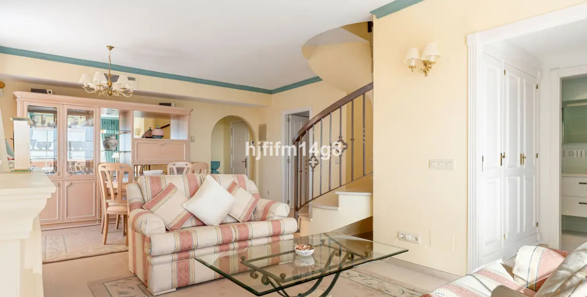 Продажа двухуровневого пентхауса в Nueva Andalucía 6