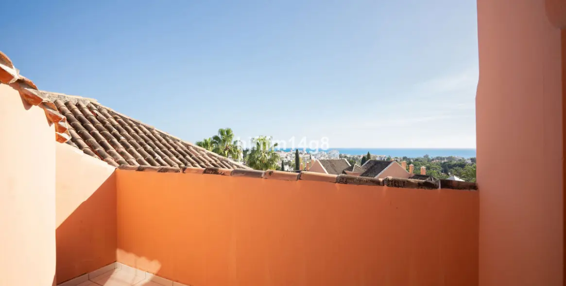 Продажа двухуровневого пентхауса в Nueva Andalucía 11