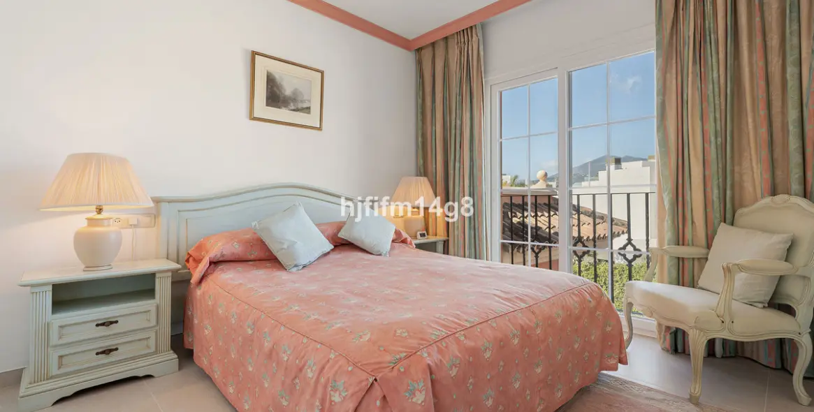 Продажа двухуровневого пентхауса в Nueva Andalucía 14