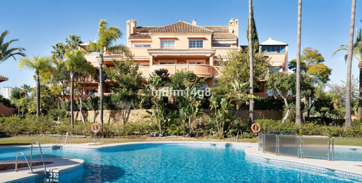 Sale of penthouse duplex in Nueva Andalucía 21