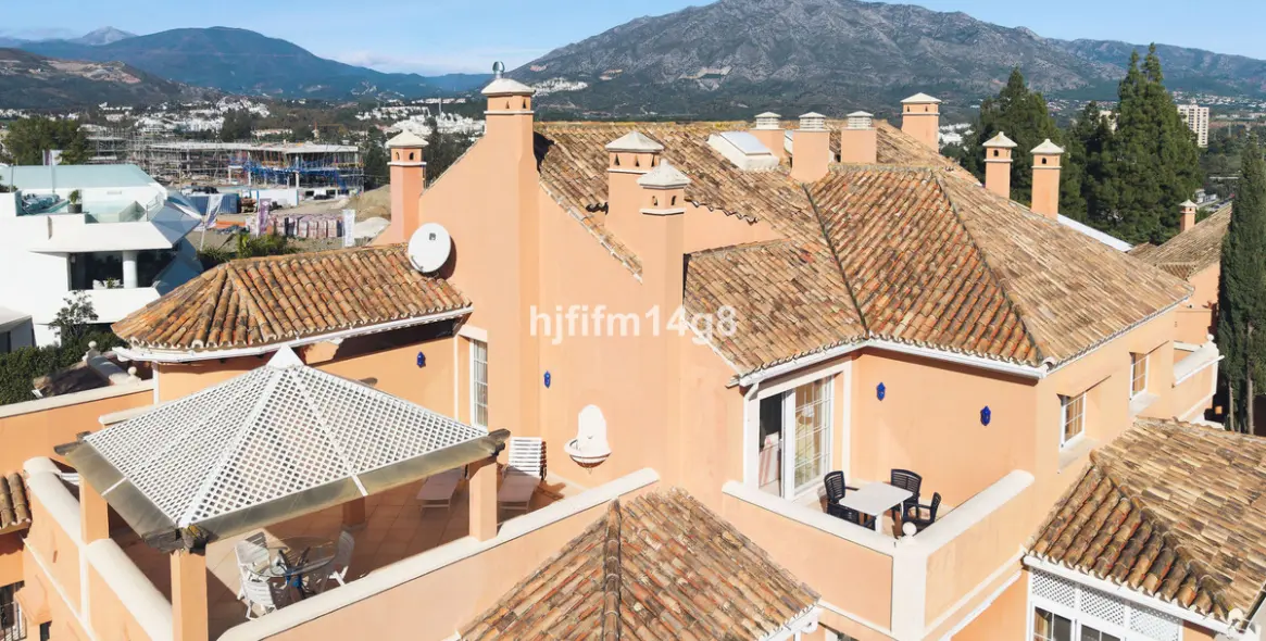 Sale of penthouse duplex in Nueva Andalucía 26