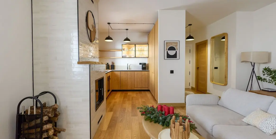 Sale of middle floor apartment in Puerto Banús 2